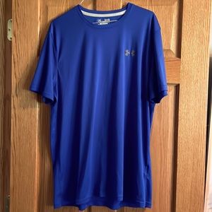 Mens loose athletic shirt